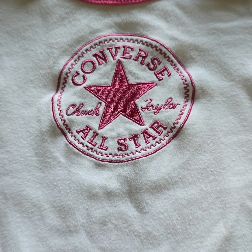Converse pink white